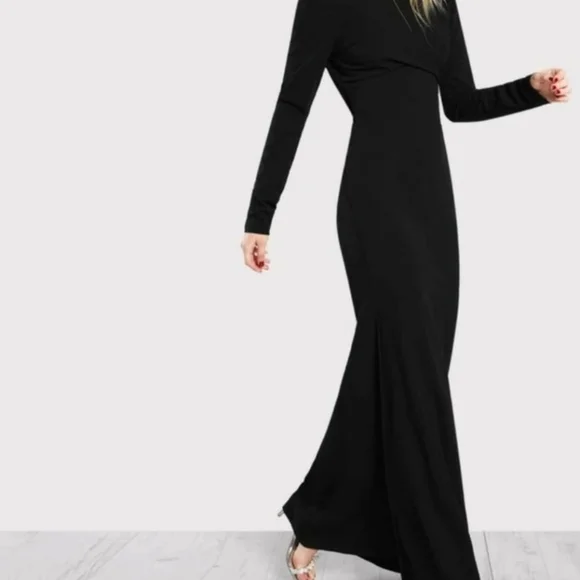 Back Plunge Dress - Picture 2 of 3